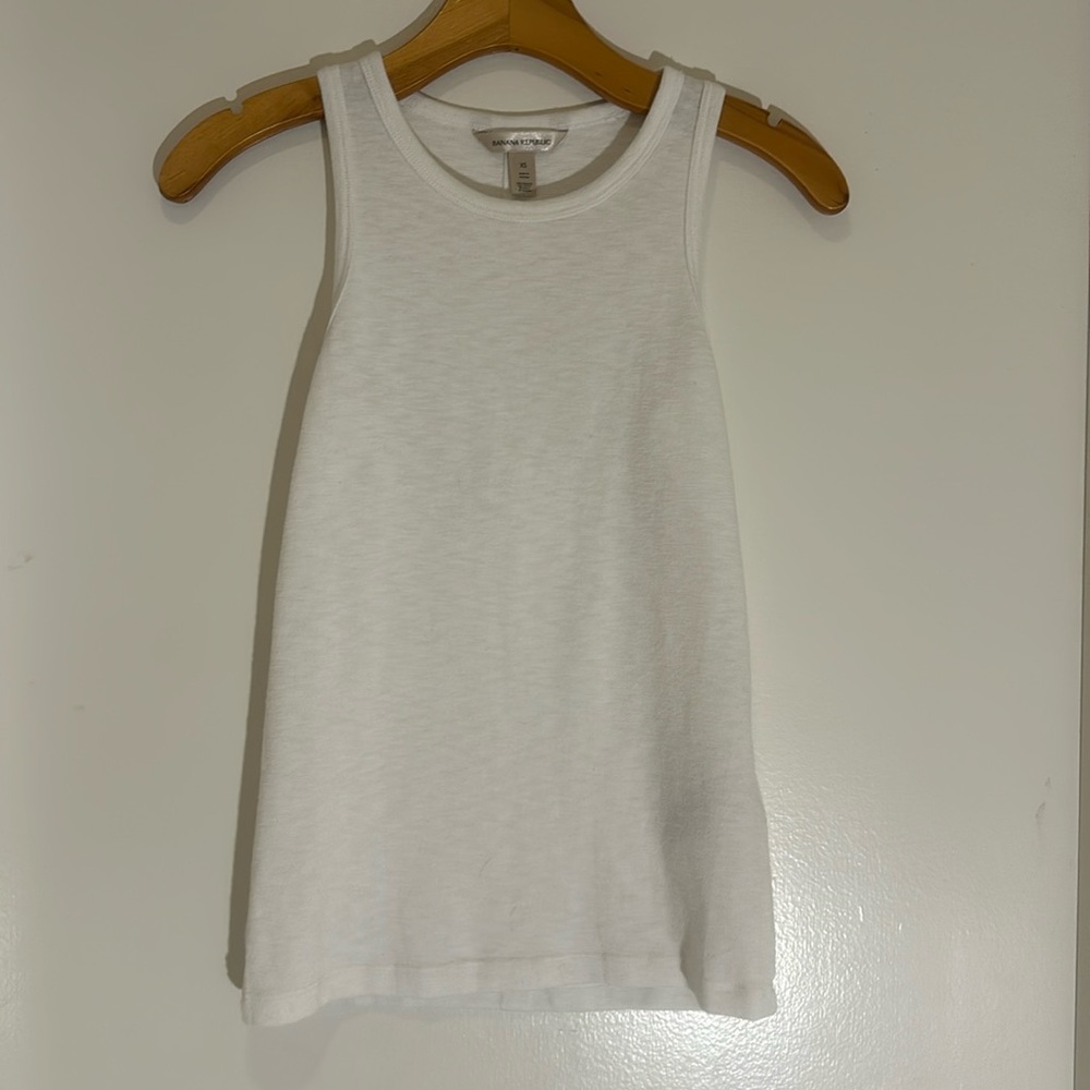 COPY - Banana Republic women’s Luxespun racerback tank XS white EUC